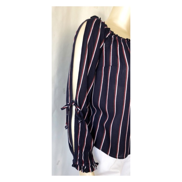 Guess ♥️ Off/Cold Shoulder Striped Blouse - Picture 4 of 10